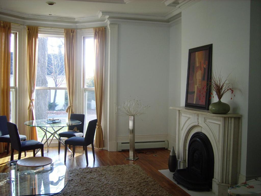 Absolute 1000 Islands Monthly Suites Gananoque Habitación foto